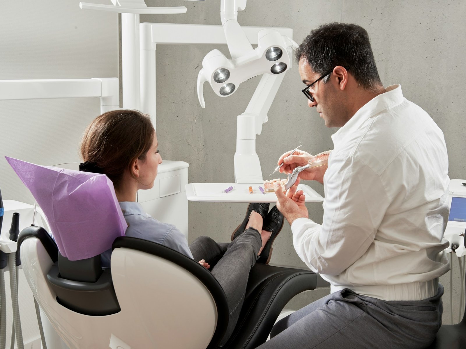 Achieving a Radiant Smile: Exploring the Transformative World of Cosmetic Dentistry