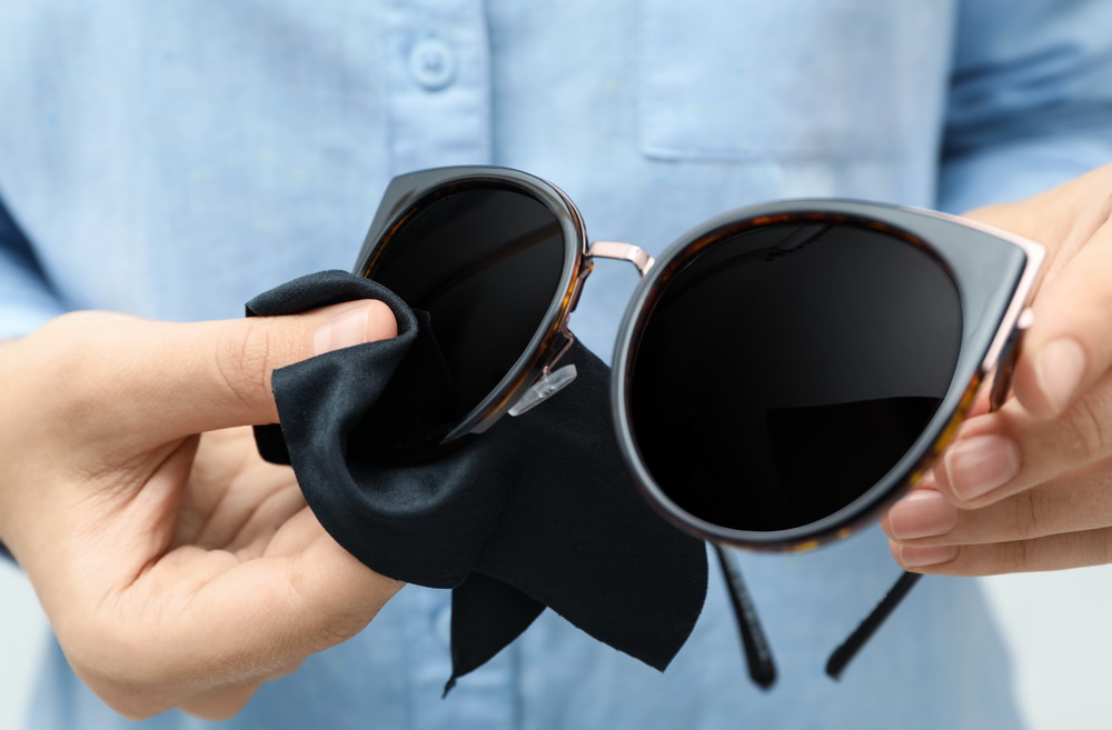 The Do’s And Don’ts Of Cleaning Sunglasses