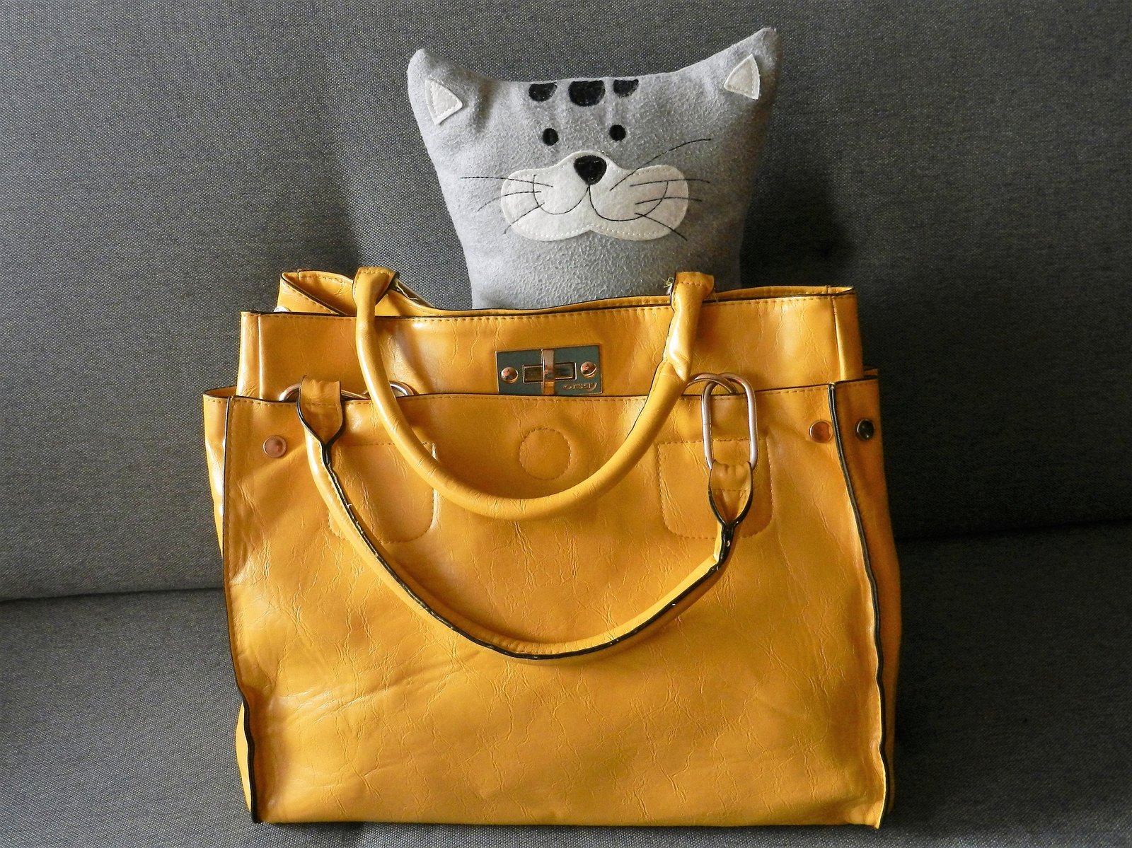 Buying A Perfect Replica Handbag Isn’t To Be Ashamed Of